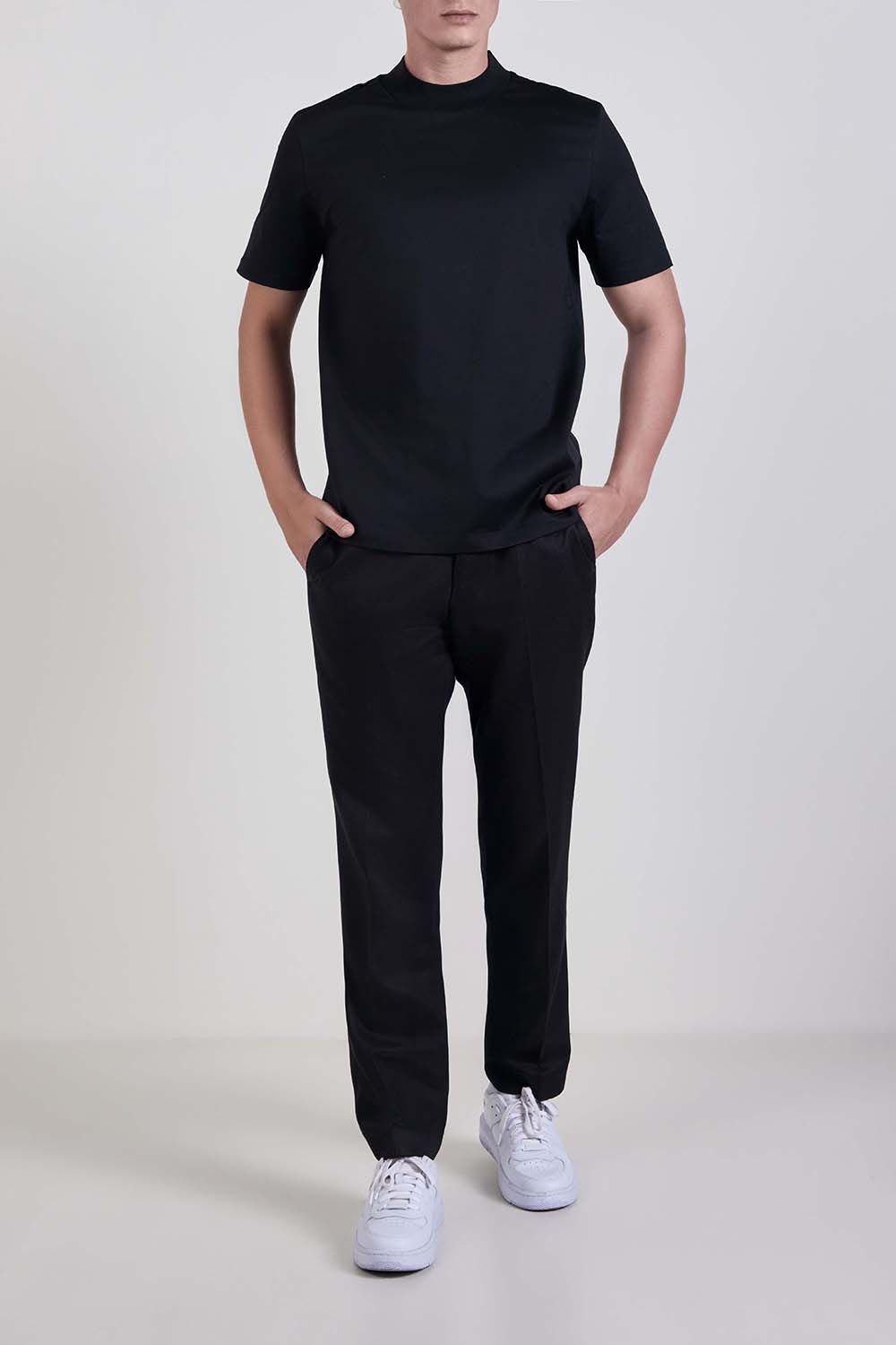 חולצת טי בגזרת סלים